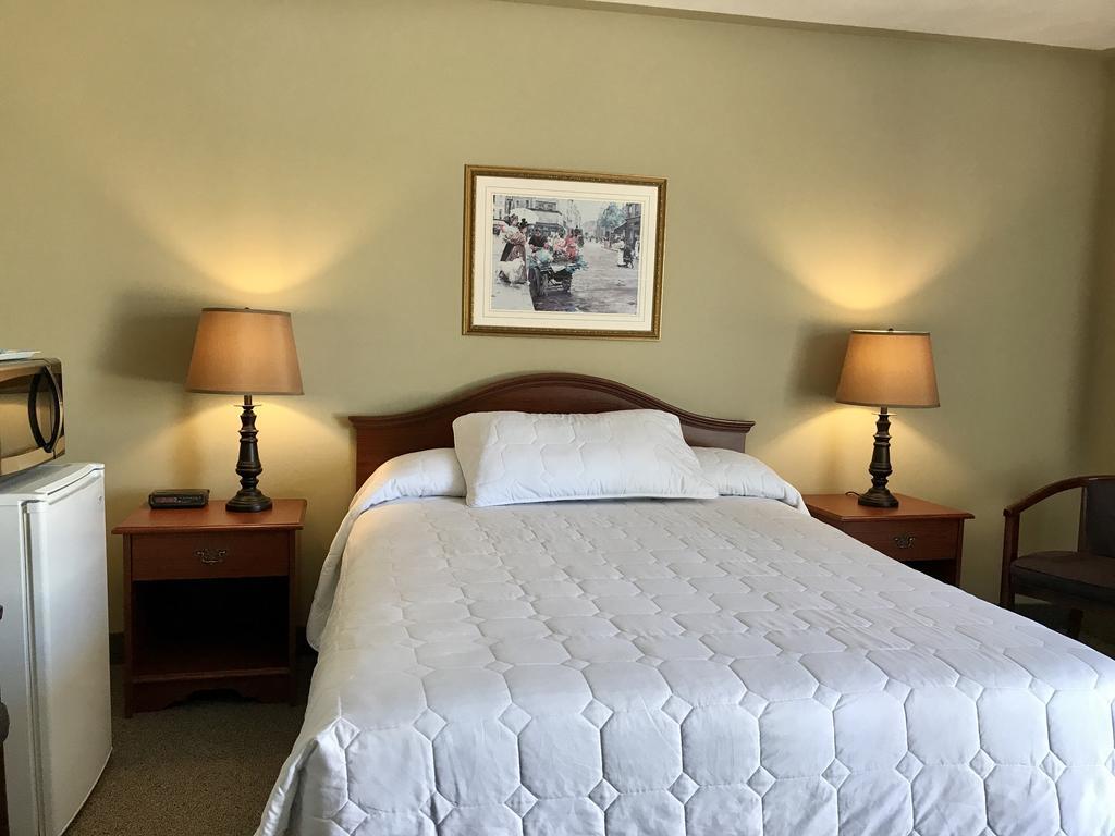 Manitoulin Inn Mindemoya Luaran gambar